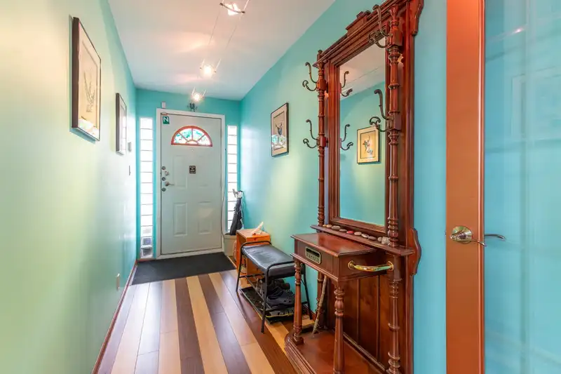 13231 112B AVENUE - photo 3 of 40