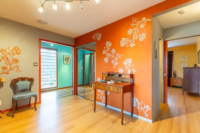 13231 112B AVENUE - photo 4 of 40