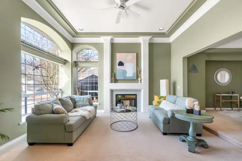 17082 102A AVENUE - photo 1 of 36