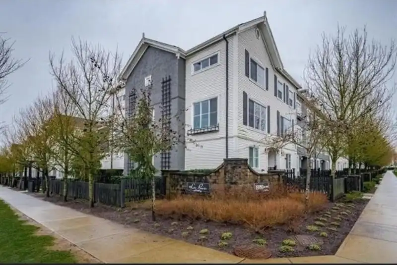 21 19180 65 AVENUE - photo 1 of 40