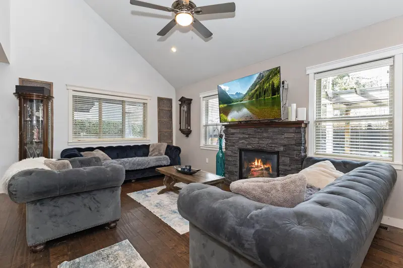 27858 LEDUNNE AVENUE - photo 3 of 25