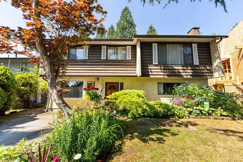 6485 133A STREET - photo 1 of 36