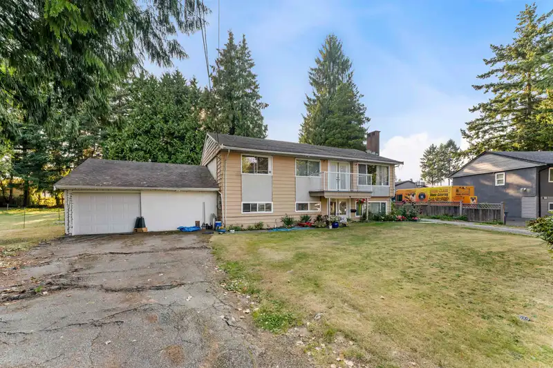 9761 124A STREET - photo 2 of 31