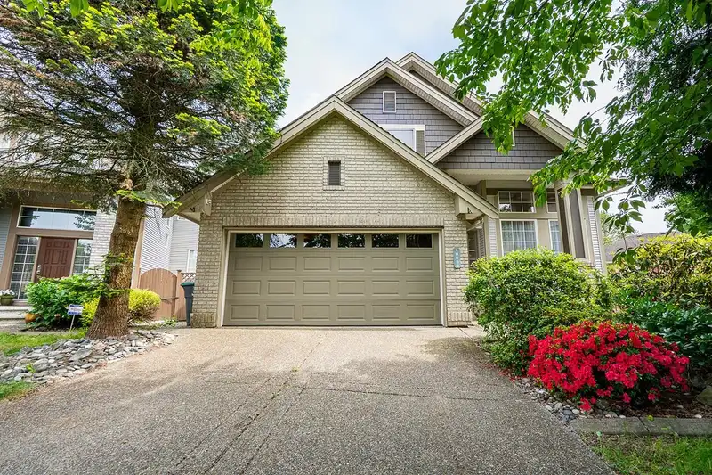 10258 167A STREET - photo 1 of 40