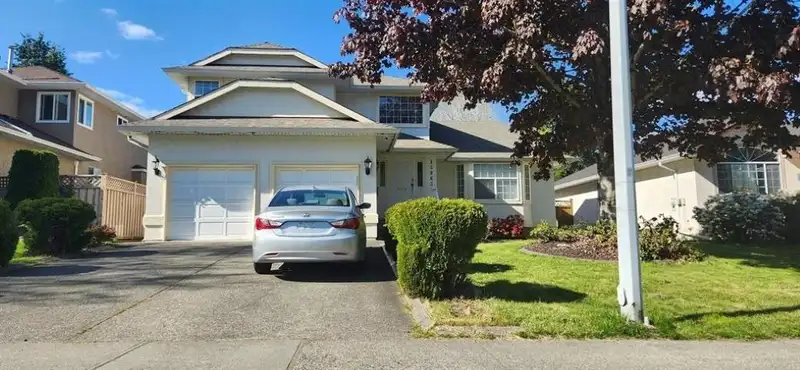 15863 80 AVENUE - photo 2 of 40