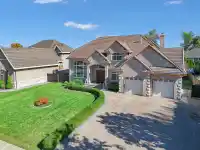 8362 170A STREET - thumbnail 2