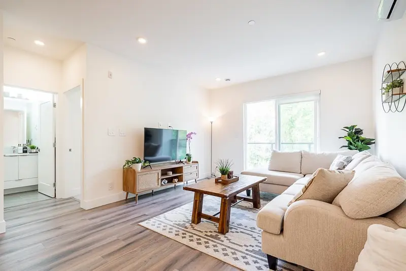 B311 8447 202 STREET - photo 4 of 25