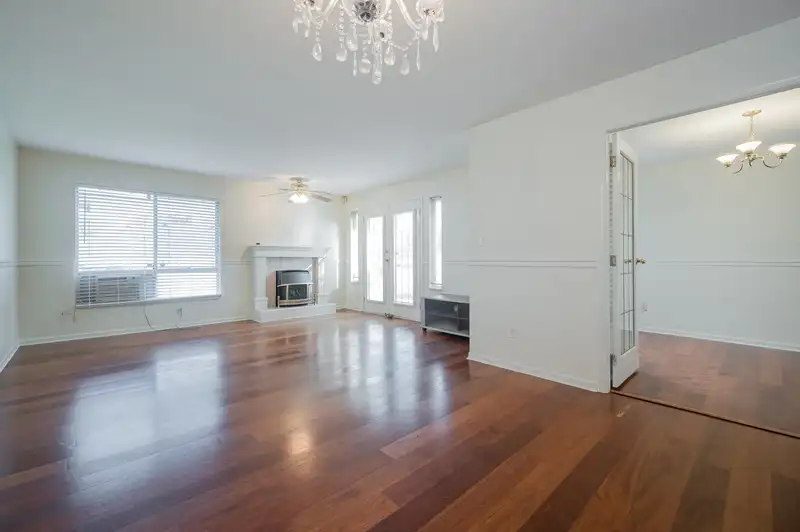 119 13725 72A AVENUE - photo 4 of 28
