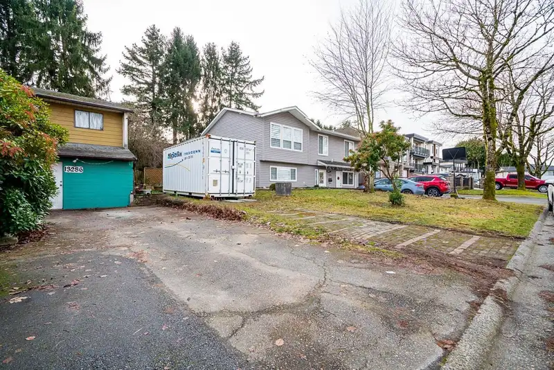 13286 78A AVENUE - photo 3 of 37