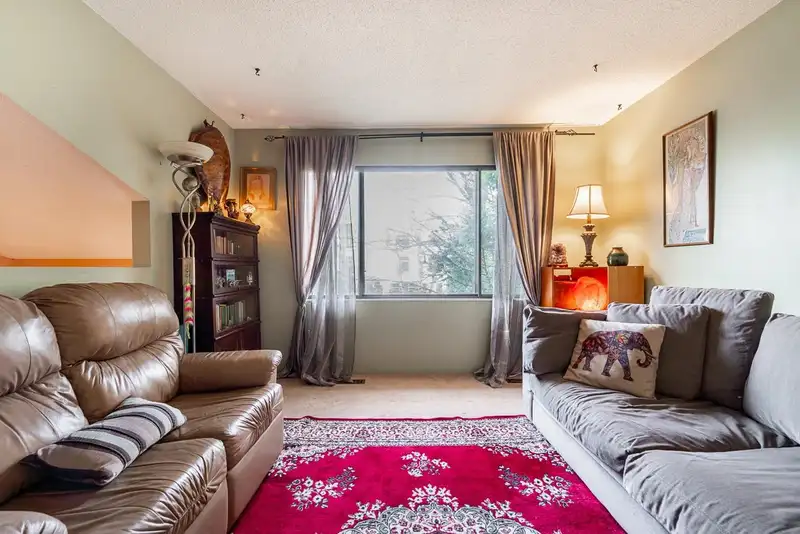 13286 78A AVENUE - photo 4 of 37