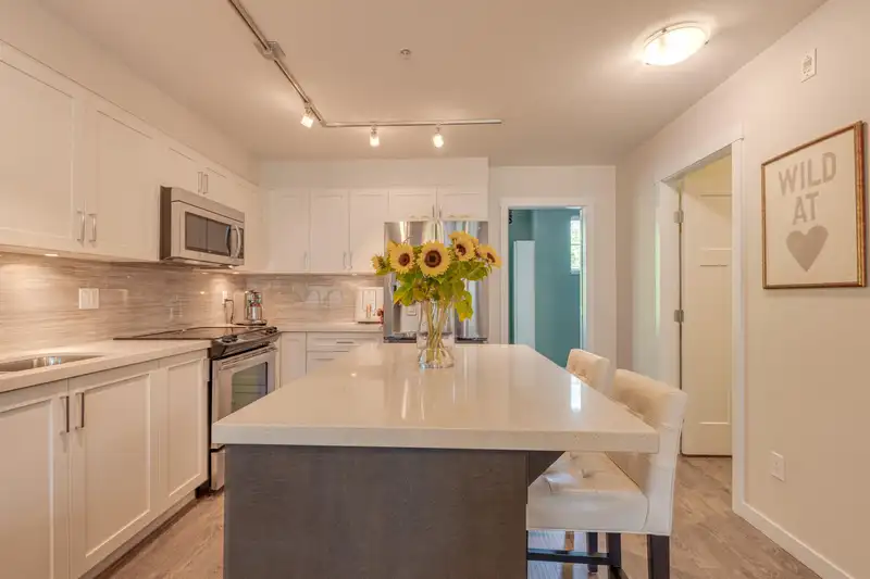 208 6655 192 STREET - photo 3 of 40