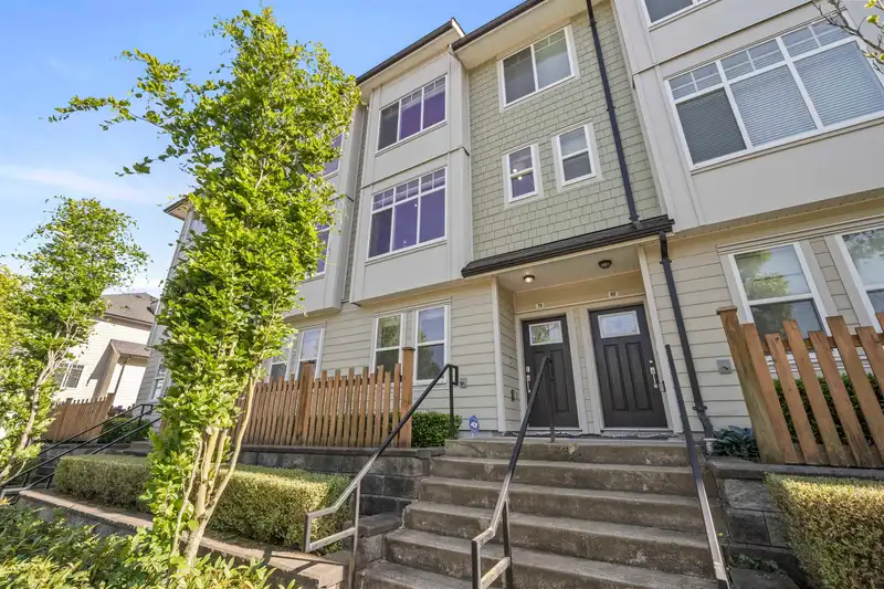 79 13670 62 AVENUE - photo 1 of 29