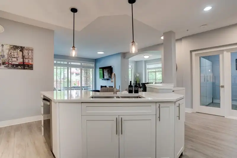 205 16455 64 AVENUE - photo 4 of 25