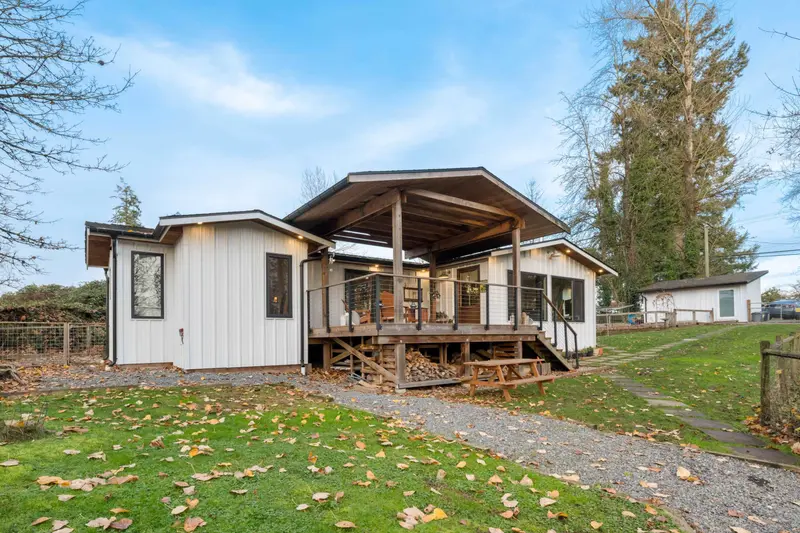 6271 272 STREET - photo 4 of 25