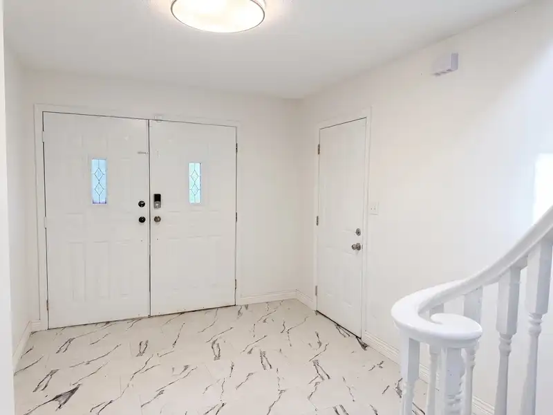 11411 WELLINGTON CRESCENT - photo 4 of 27