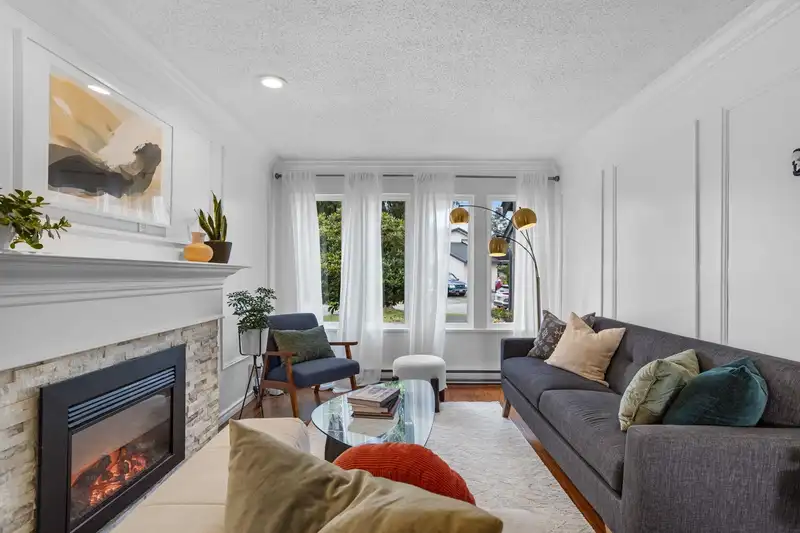 7338 128B STREET - photo 3 of 40
