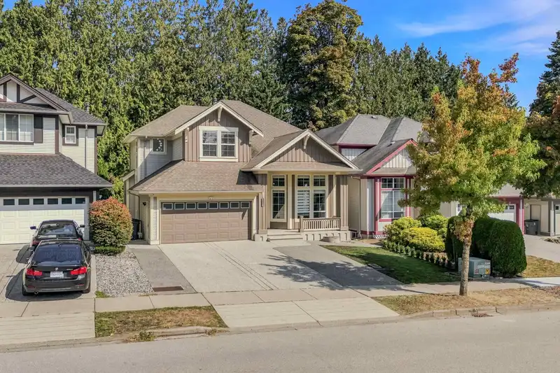 14425 58TH AVENUE - photo 2 of 40