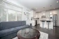19 6929 142 STREET - thumbnail 2