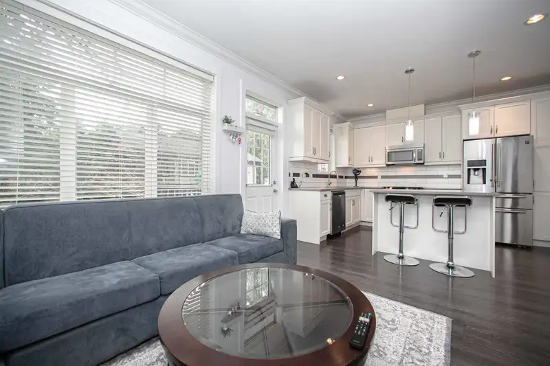 19 6929 142 STREET - photo 2 of 30