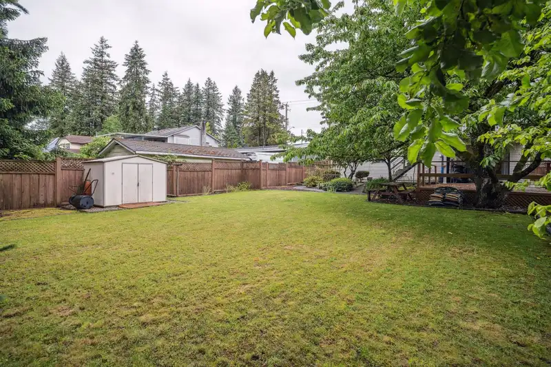 8922 156 STREET - photo 2 of 40