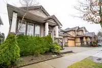 6663 125A STREET - thumbnail 3