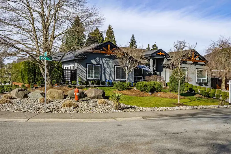 11125 155 STREET - photo 4 of 39