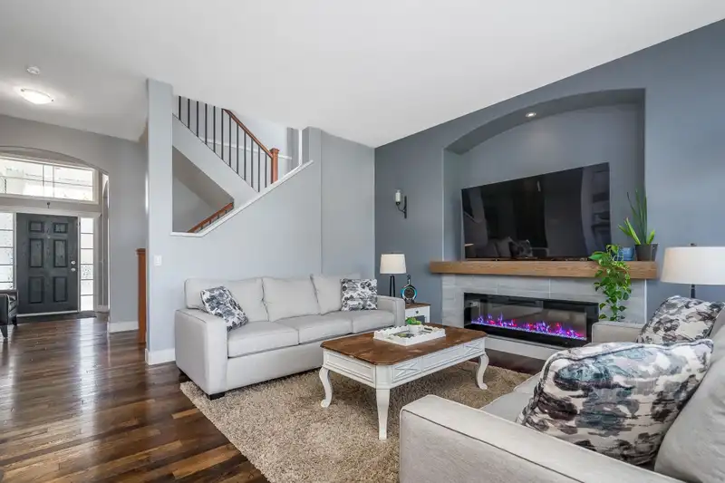14841 59 AVENUE - photo 4 of 40