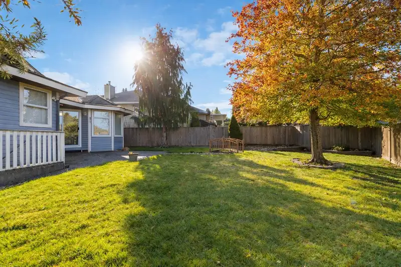 16339 95 AVENUE - photo 2 of 37