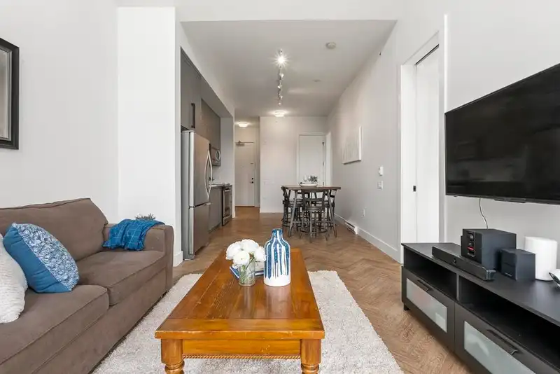 421 14968 101A AVENUE - photo 4 of 40