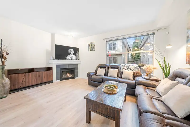 95 15152 62A AVENUE - photo 3 of 40