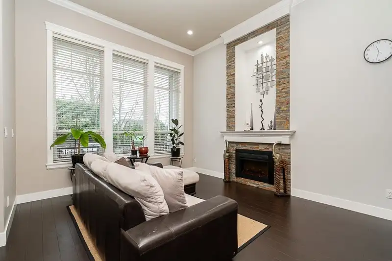 17289 64TH AVENUE - photo 3 of 30