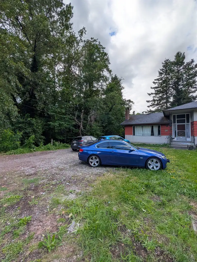 13321 108 AVENUE - photo 3 of 6