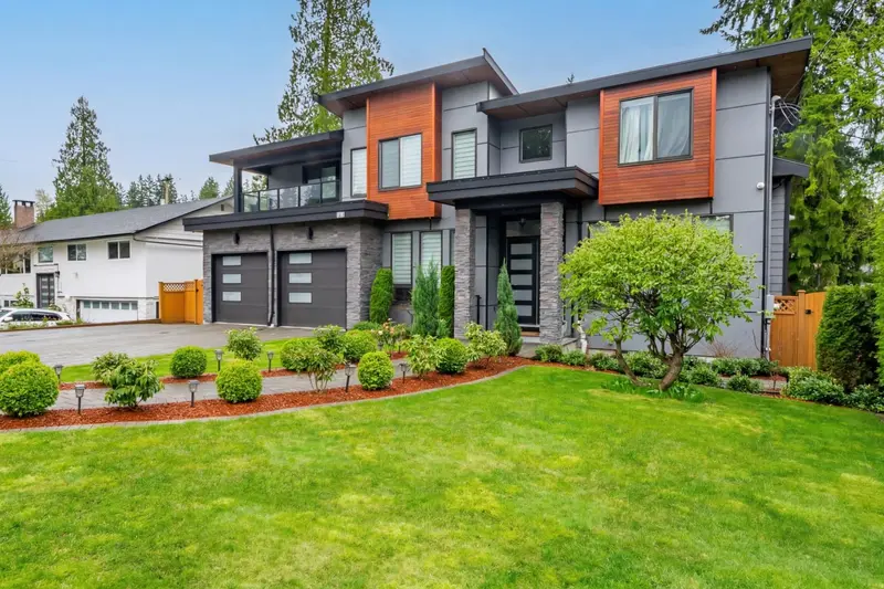 2488 LATIMER AVENUE - photo 1 of 25