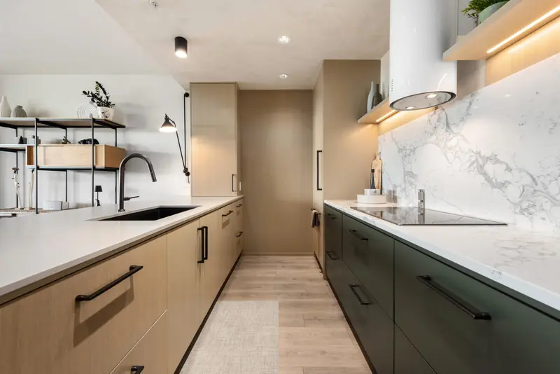 805 1616 COLUMBIA STREET - photo 2 of 25