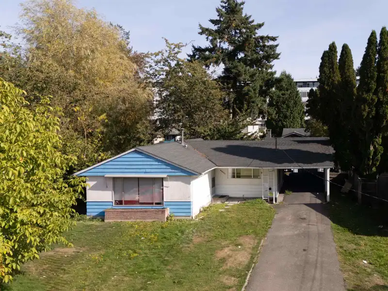 10468 138 STREET - photo 1 of 9