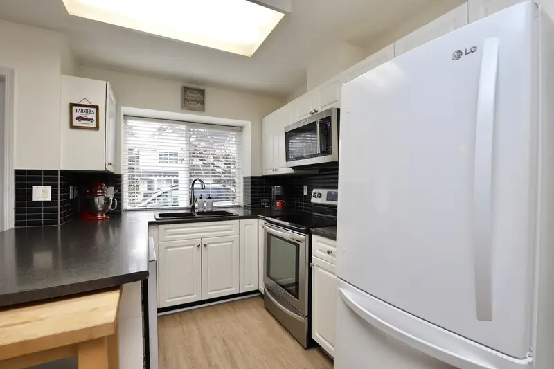 55 23560 119 AVENUE - photo 2 of 25