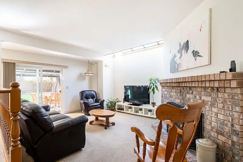 9835 158A STREET - photo 4 of 40