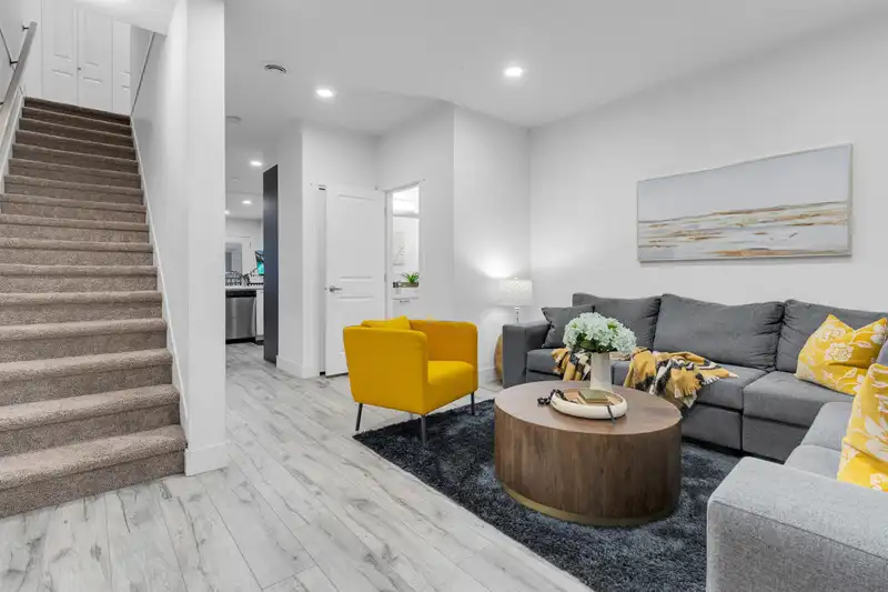 58 5867 129 STREET - photo 2 of 28