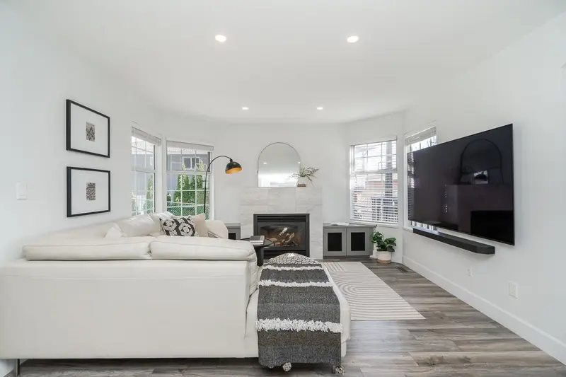 1120 HACHEY AVENUE - photo 4 of 25