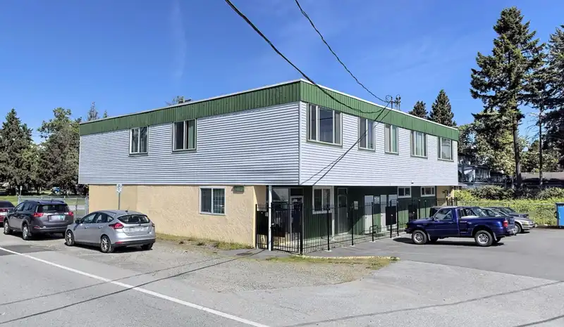 10492 CITY PARKWAY - photo 1 of 39