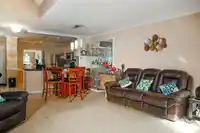 410 7435 121A STREET - thumbnail 6
