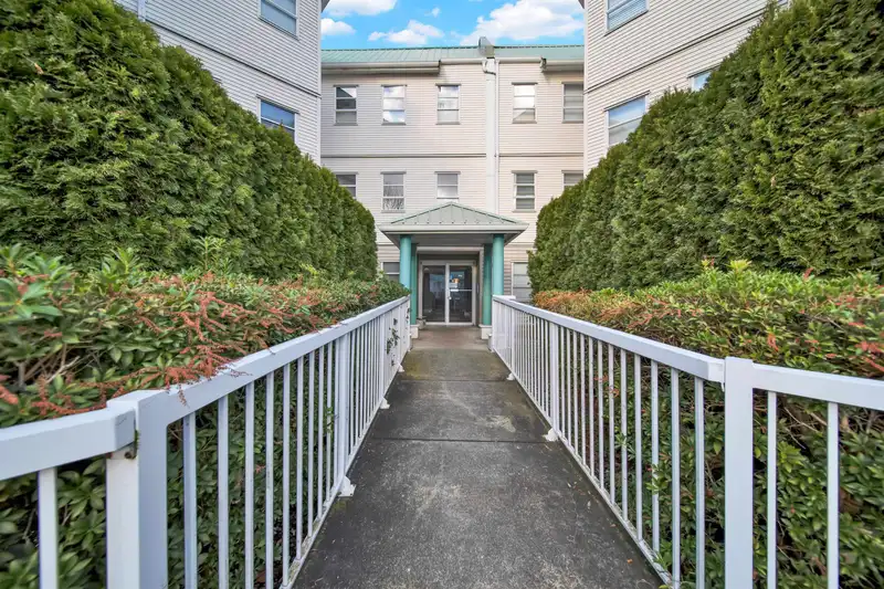 102 9765 140 STREET - photo 3 of 23