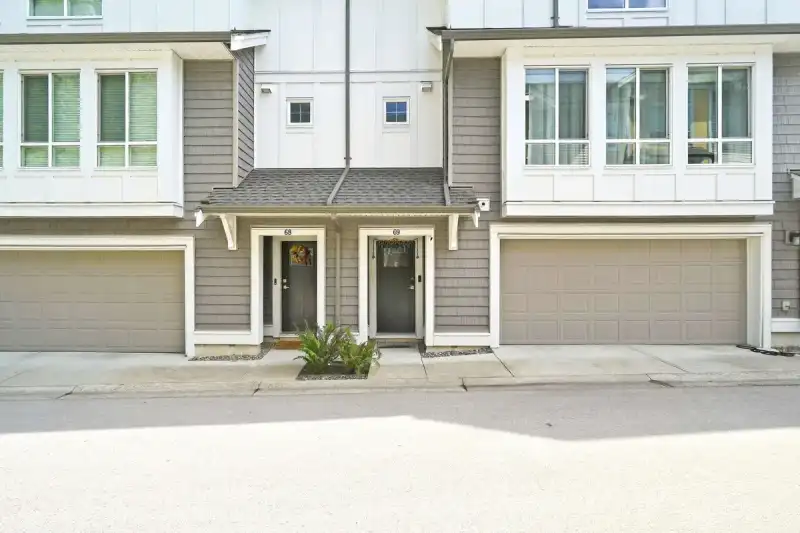 69 9688 162A STREET - photo 1 of 32