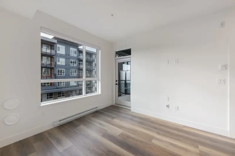 401 30494 CARDINAL AVENUE - photo 3 of 7