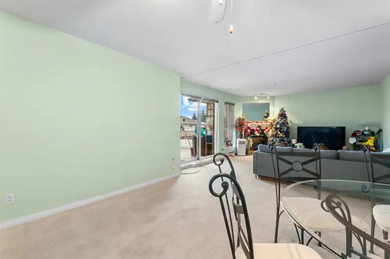 413 13727 74 AVENUE - photo 3 of 19