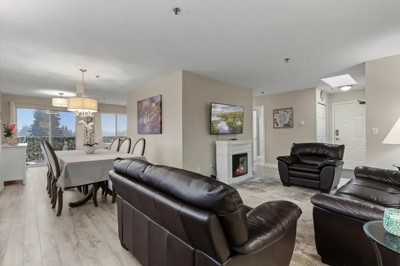 307 33535 KING ROAD - photo 2 of 25