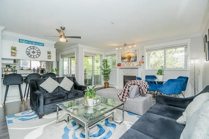 313 13727 74 AVENUE - photo 1 of 32
