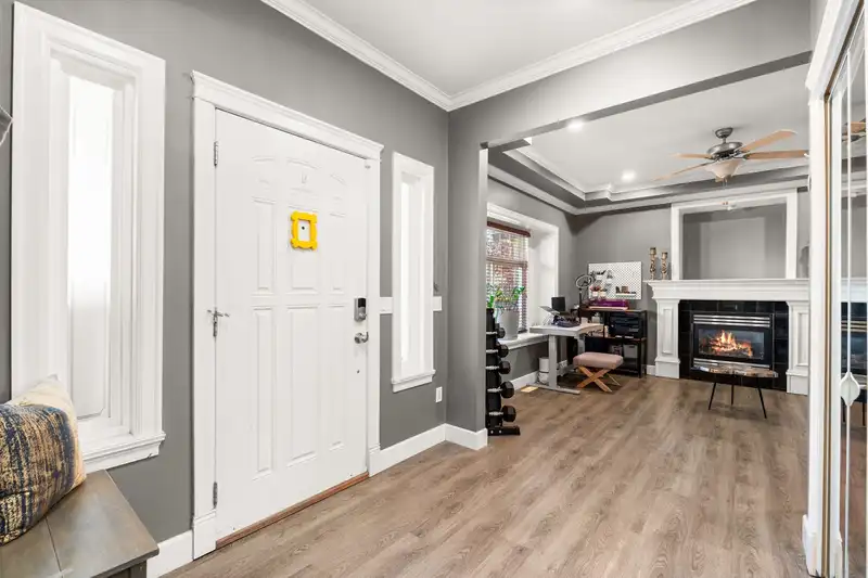 19142 69A AVENUE - photo 4 of 39