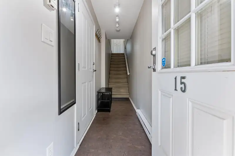 15 15175 62A AVENUE - photo 4 of 40