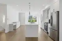 62 7177 194A STREET - thumbnail 10